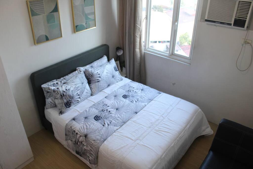Huge A2J Executive Luxury 1Br Suite Near Abs Cbn, Gma Маніла Екстер'єр фото
