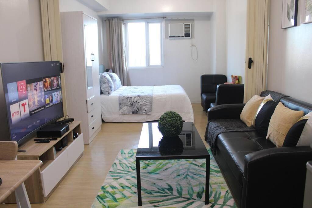 Huge A2J Executive Luxury 1Br Suite Near Abs Cbn, Gma Маніла Екстер'єр фото