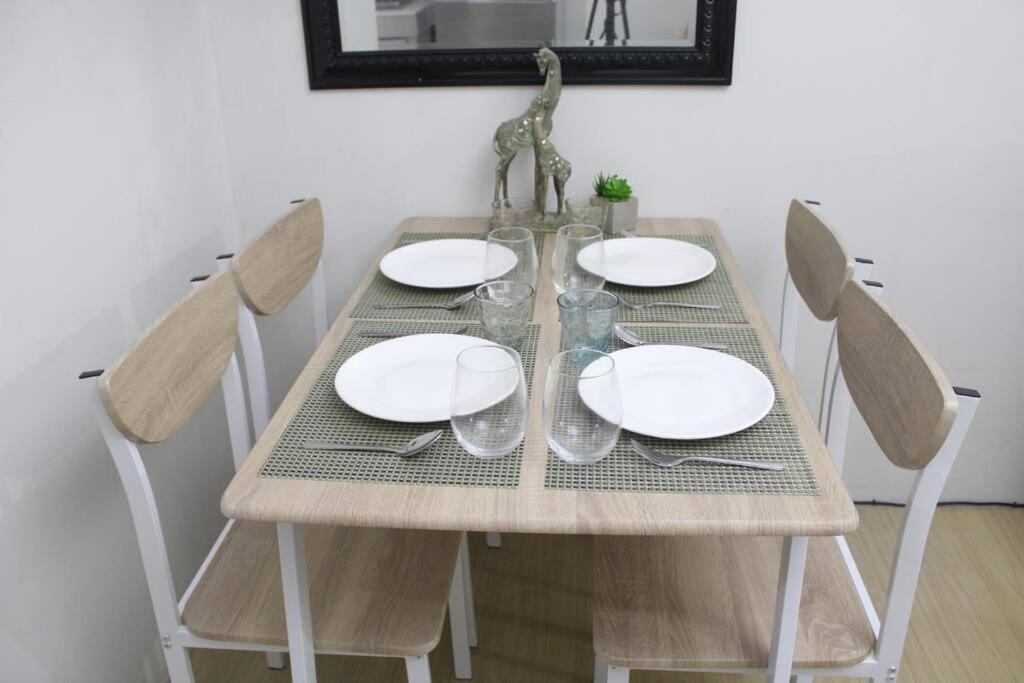 Huge A2J Executive Luxury 1Br Suite Near Abs Cbn, Gma Маніла Екстер'єр фото