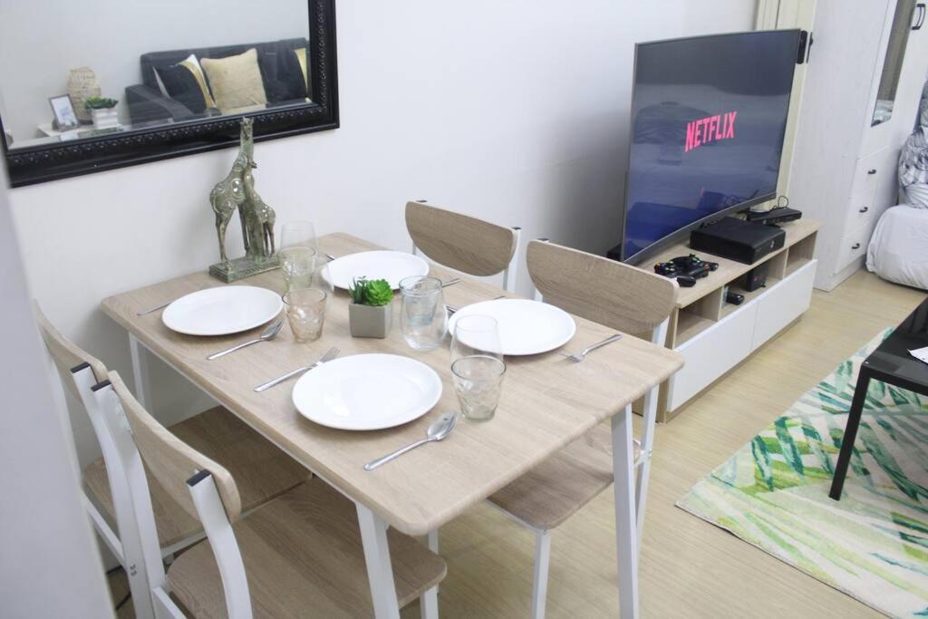 Huge A2J Executive Luxury 1Br Suite Near Abs Cbn, Gma Маніла Екстер'єр фото
