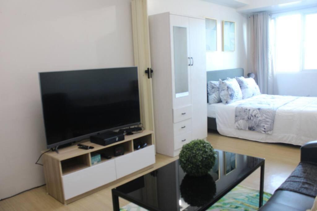 Huge A2J Executive Luxury 1Br Suite Near Abs Cbn, Gma Маніла Екстер'єр фото