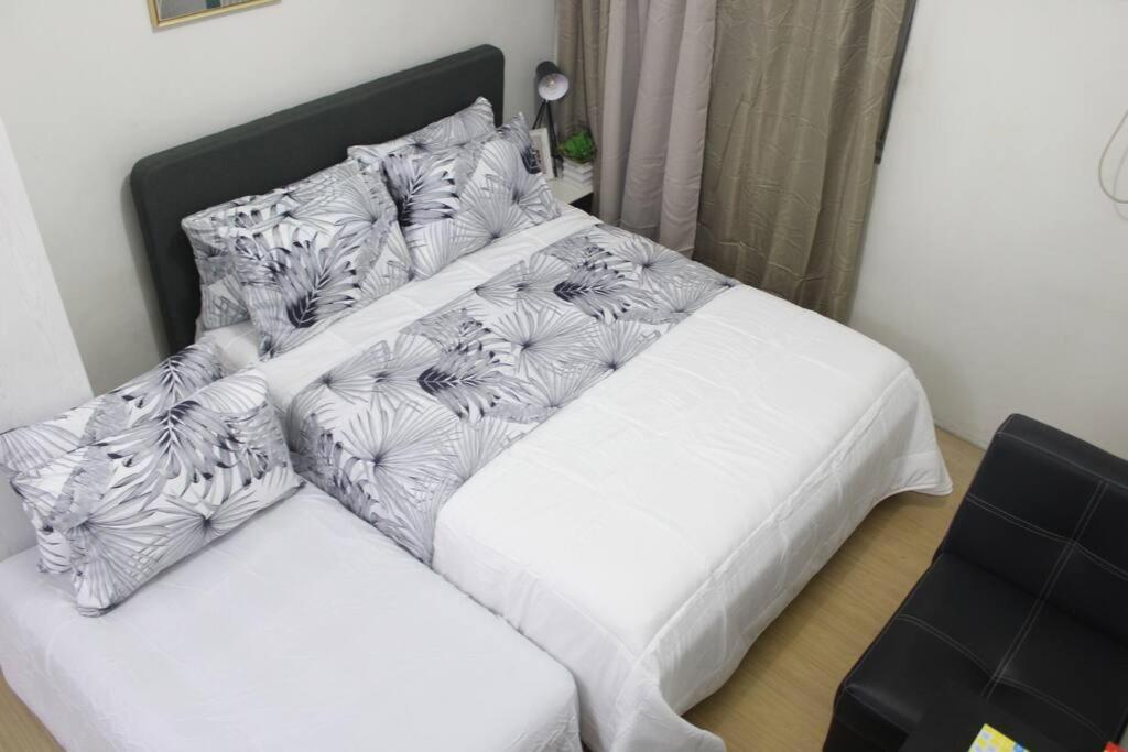 Huge A2J Executive Luxury 1Br Suite Near Abs Cbn, Gma Маніла Екстер'єр фото