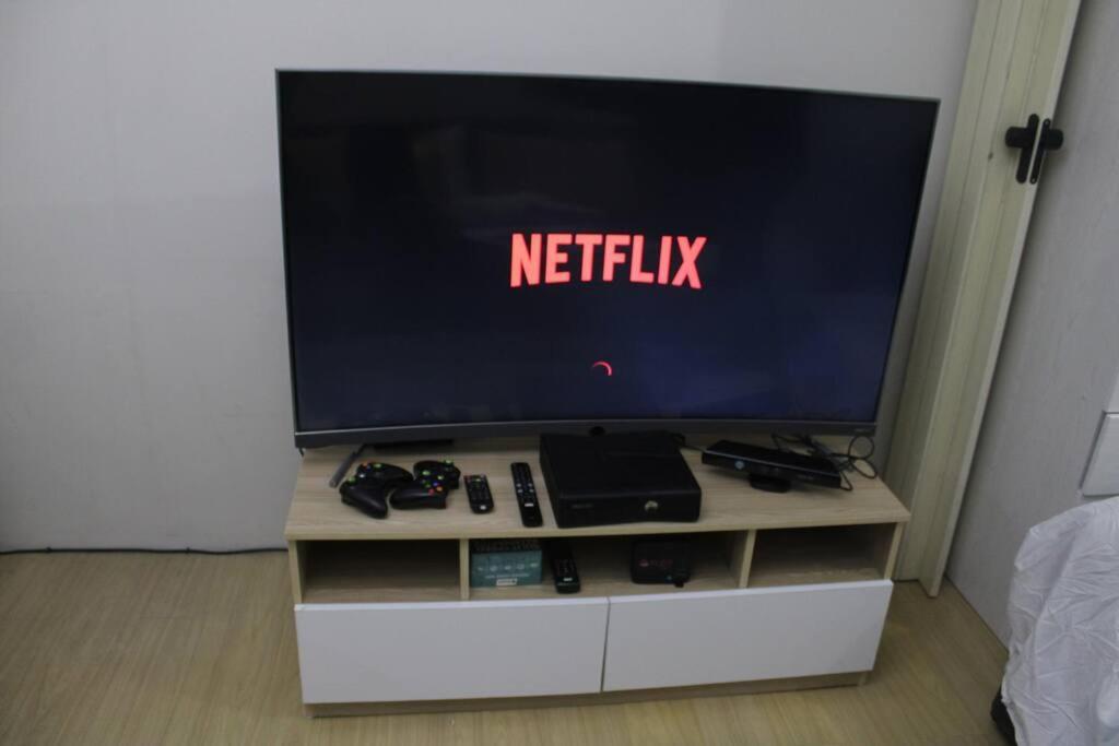 Huge A2J Executive Luxury 1Br Suite Near Abs Cbn, Gma Маніла Екстер'єр фото