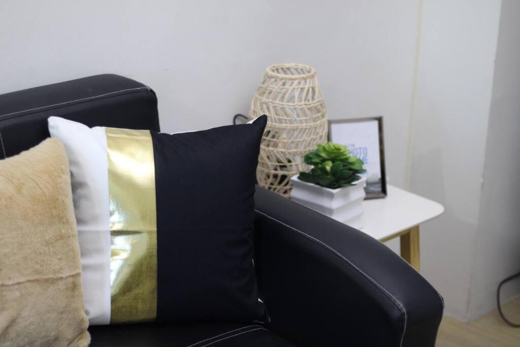 Huge A2J Executive Luxury 1Br Suite Near Abs Cbn, Gma Маніла Екстер'єр фото
