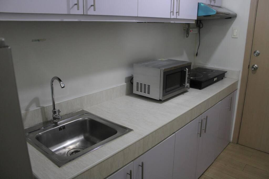 Huge A2J Executive Luxury 1Br Suite Near Abs Cbn, Gma Маніла Екстер'єр фото
