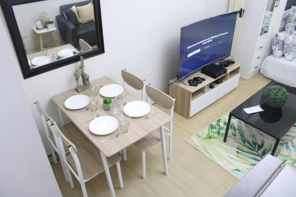 Huge A2J Executive Luxury 1Br Suite Near Abs Cbn, Gma Маніла Екстер'єр фото